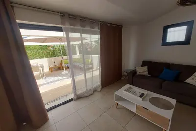 T2 climatisé tout confort  avec  terrasse aménagée