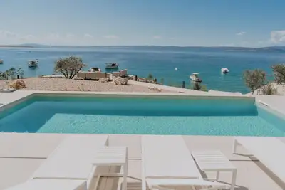 Image de Seafront Luxury Villa Marim with Beach and Pool