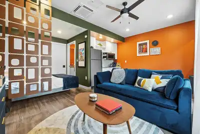 Image de Prime Studio in Dt Atx | Mins to Rainey St | Patio