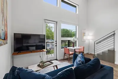Image de Prime Loft Near Rainey St | Balcony | Dt Atx