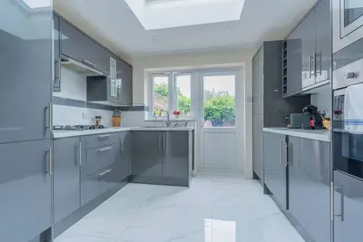 Image de 20 min drive to Lhr Cozy 1 bed home in Hayes|Free parking