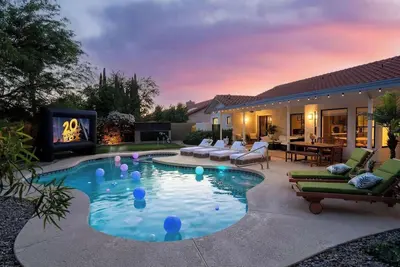 Image de Sleeps 18 | Beautiful Resort Style | Heated Pool