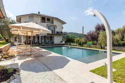 Image de Appartement 'Villa La Lanterna Bianca' avec vue sur les montagnes, Wi-Fi et climatisation