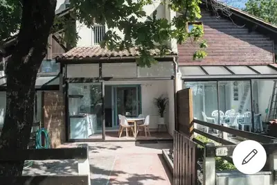 Image de Petit cocon avec terrasse parking à 150m de l'océan de la plage les Naïades.