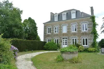 Image de Spacious Maison de Maitre ideal for family fun & exploring.