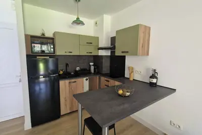 Image de Logement dans residence avec piscine, plage à 30m
