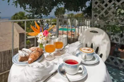 Image de A 5 minutes de la mer, les Jardins de Poséidon avec piscine, wifi, parking.