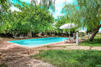 Image de Villa Olive Grove immergée dans une nature intacte