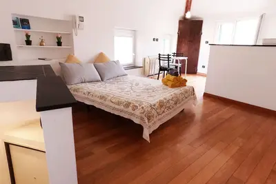 Image de Cozy and bright penthouse with floor  terrace on the rooftops of the old town