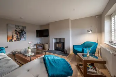 Image de Daisy's Place - Luxury in the Creakes. Period flint cottage with ultra stylish interior, two beds