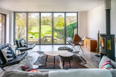 Image de River Cottage - flint cottage in rural village location with stylish interiors