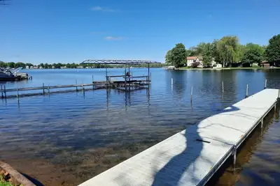 Image de Lakefront cottage on 540 acre Wall Lake / spectacular fishing & sunset views.