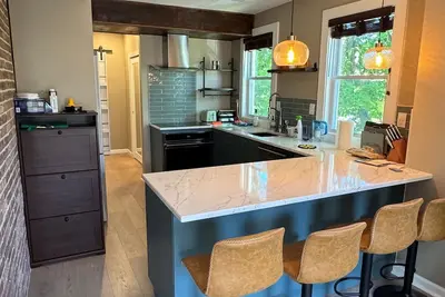 Image de New! Urban Oasis, Chic 3-Br 2-Ba Corner Unit, Steps Away from Nyc!