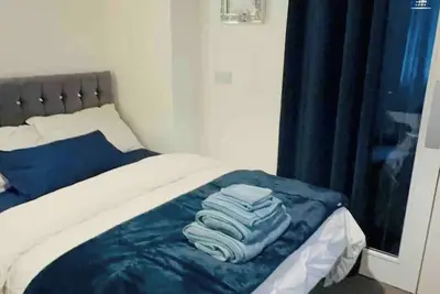 Image de Modern 2 Bedroom Apt Derby City