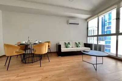 Image de Luxury 2 Br apt with free parking