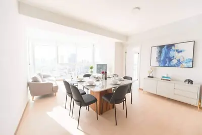 Image de Luxury 3 Bedroom Oceanview apt w parking balcony