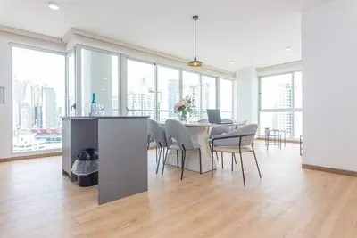 Image de Luxury 2 Br apt free parking ocean balcony