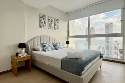 Image de Luxury 3 Bedroom Oceanview apt w parking balcony