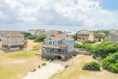 Image de Oceanside Duck home w/ heated pool, hot tub, & community amenities!