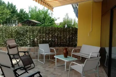 Image de Rent for the summer period renovated cottage 5 minutes from the sea