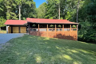 Image de Cozy 3br Getaway, Lake access, Fire Pit, Trails