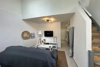 Image de Maison privée, netflix, Orly-Paris \nJaccuzzi et barbecue