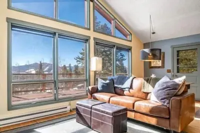 Image de Charming Cabin with Mountain Views in Peaceful Location
