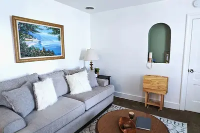 Image de Cozy Downtown Lapeer Apartment