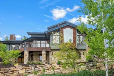 Image de Luxurious Deer Valley Villa: Private Shuttle to Slopes & Breathtaking Views