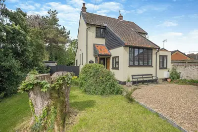 2 bedroom accommodation in Lowestoft