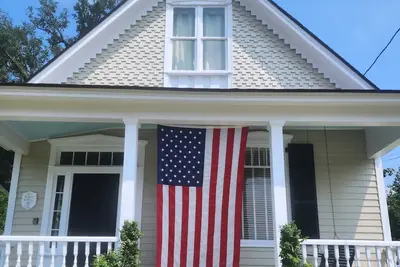Image de Charming Historic Home within Walking Distance to Downtown