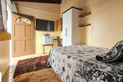 Image de this cozy unit is about 3 mins to the malls, bars, casinos,