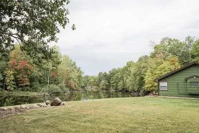 Image de The Grand Riverhouse:Warm Days, Cool Nights – A Springtime Paradise! -Newly Listed!
