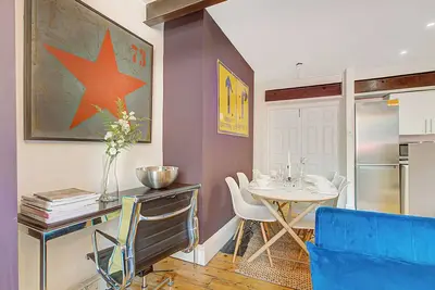 Image de Charlie | 4 Bedroom Townhouse