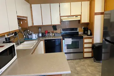 Image de 2 bedroom condo in a family oriented neighbourhood