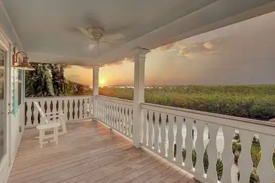 Image de Bayberry Key: Waterfront Htd Pool, Free Boat Dockage Sep-Oct Only!