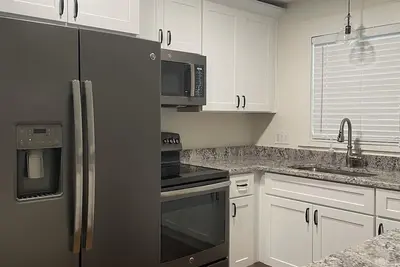 Image de Charming Walkable Attic Bungalow near Lake Eola with Full Kitchen