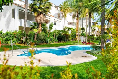 Image de Suitur exclusif Chalet piscine plage wifi