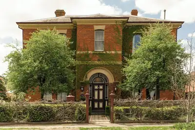 Image de Aurum House: Heritage Style & Comfort for families, large groups, pet friendly