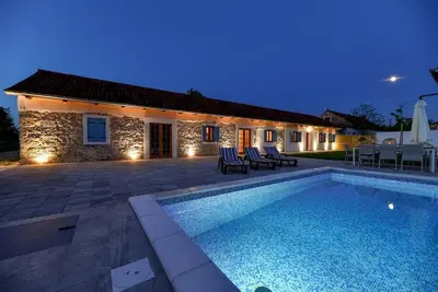 Image de Maison pour la famille avec la piscine Gornje Raštane, Biograd (K-23137)