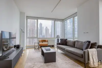 Image de Convenient Hell's Kitchen 2br w/ Gym & W/D, near Museum, by Blueground