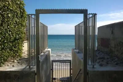 Image de Duplex, climatisation, à deux pas de la mer