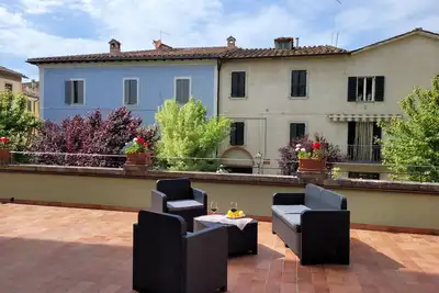 Image de Apartment sleeps 6 located in in the heart Asciano, with terrace.