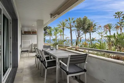 Gran Marbella Seafront - Beachfront Complex!