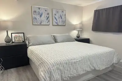 Image de Newly Renovated 2 Bed 2 Bath Garden Suite