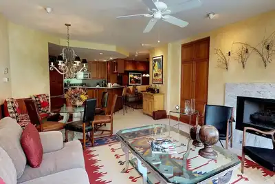 Image de Relaxing Ski-In/Ski-Out Condo with Creek Views & Grand Hyatt Access