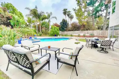 Image de This house is a 4 bedroom(s), 3 bathrooms, located in Encinitas, Ca.