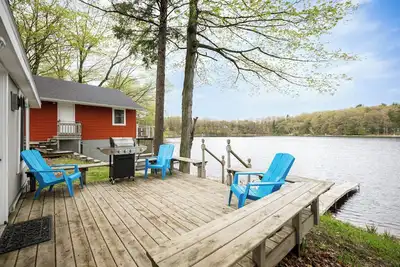Image de Bryan Lake Hideaway | Private Beach | Downtown