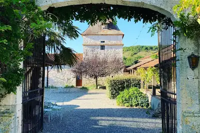 Image de La Ferme Gîte à la Campagne Avec Piscine Privative. Idéal Pour Grande Famille