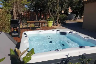 Image de Location au Cœur des Alpilles, Pour 2 Personnes Avec Terrasse Privée et Jacuzzi